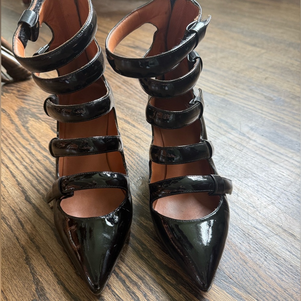Marc Jacobs Black Patent Seditionary Strappy Heels.  Size 37.